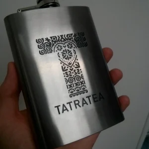 Lézergravírozott rozsdamentes fém flaska logóval